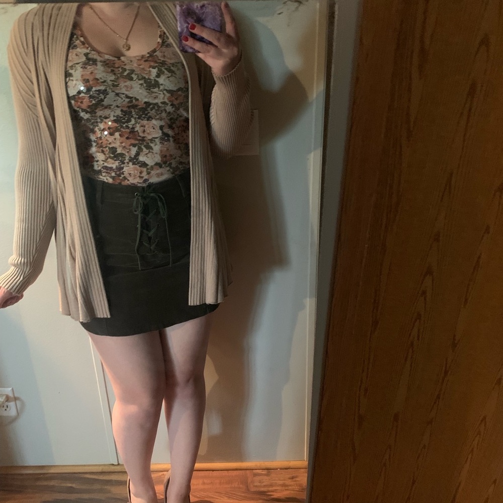 Forever 21 army green suede skirt with tie front - Picture 3 of 6